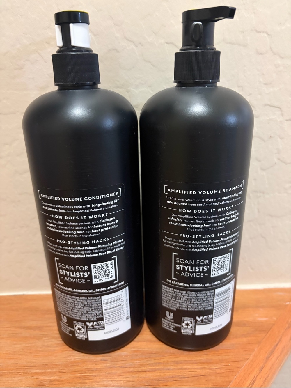 TRESemmé Amplified Volume Shampoo & Conditioner - Black with Pink Label - Picture 2 of 3